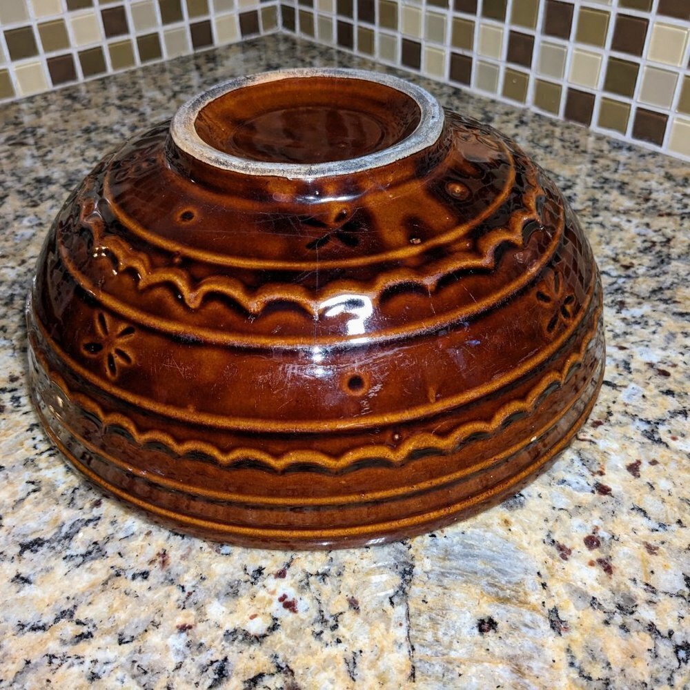 Marcrest Daisy Dot Ovenproof Stoneware Bowl, 10 inches, 1960s - Picture 3 of 11